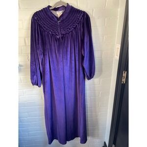 Vintage 80s It's A Charm Size Medium Purple Velvet Nightgown Housecoat Robe‎